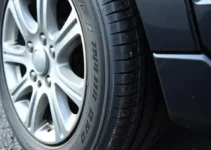 detalhe no pneu