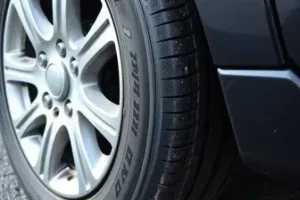 detalhe no pneu